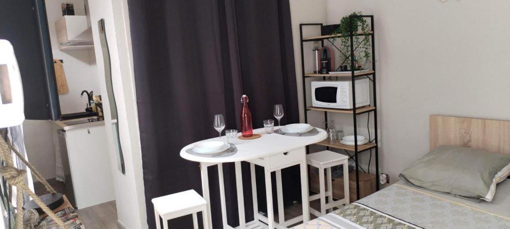 Appartement Calme Et Bien Situe Tarbes Eksteriør billede