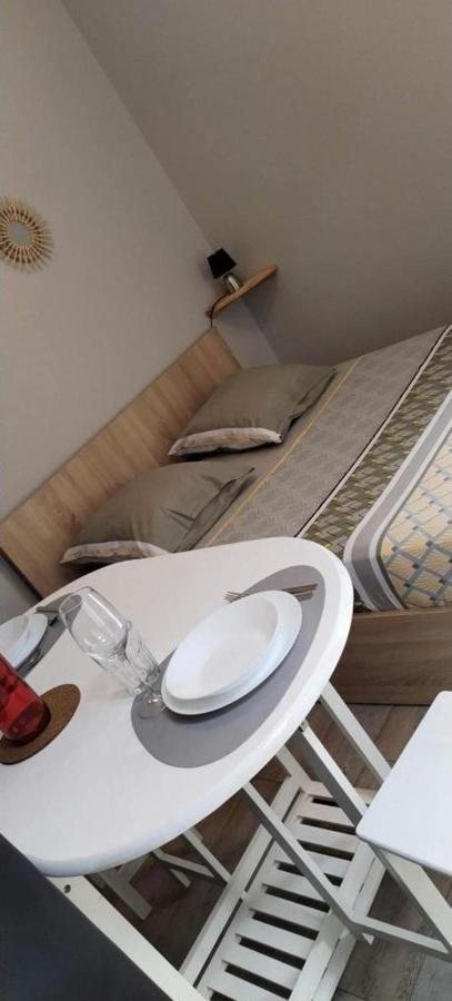 Appartement Calme Et Bien Situe Tarbes Eksteriør billede